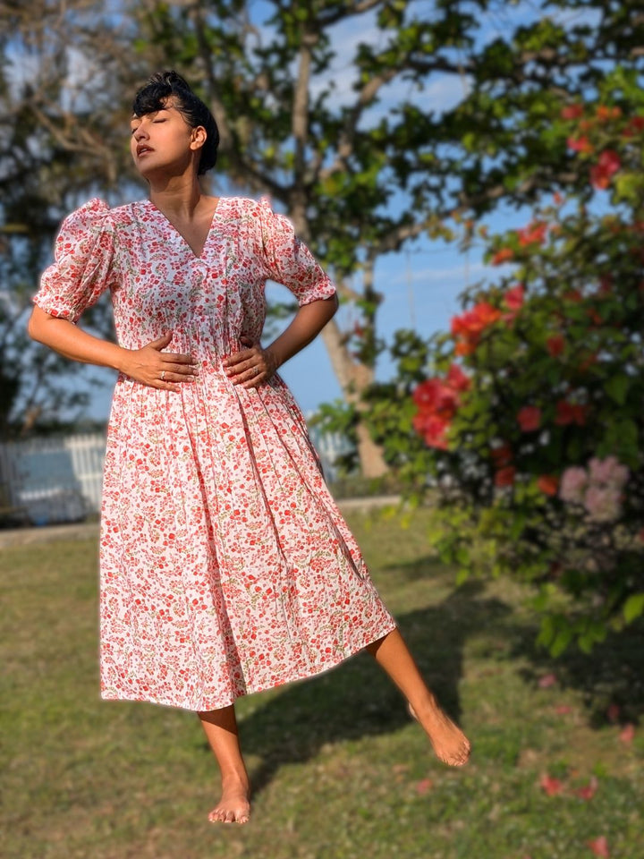 Breezy pure cotton dress for women with short sleeves, gathered waist and midi length