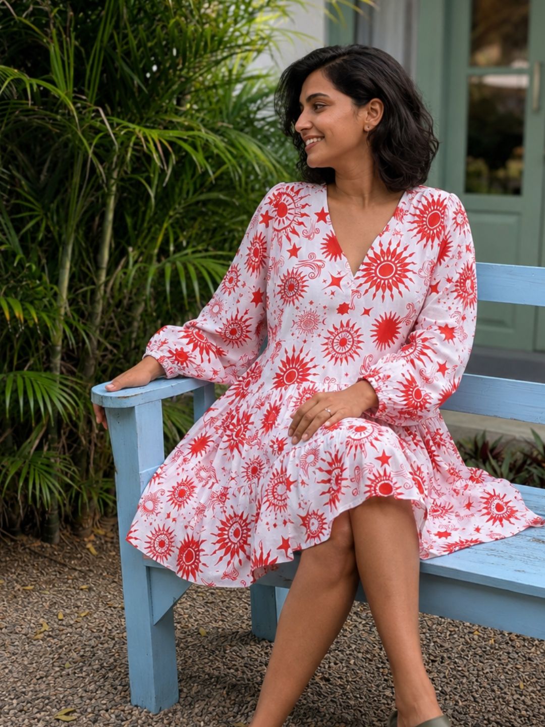Women’s breathable cotton short dress with V-neck, balloon sleeves and tiered hem