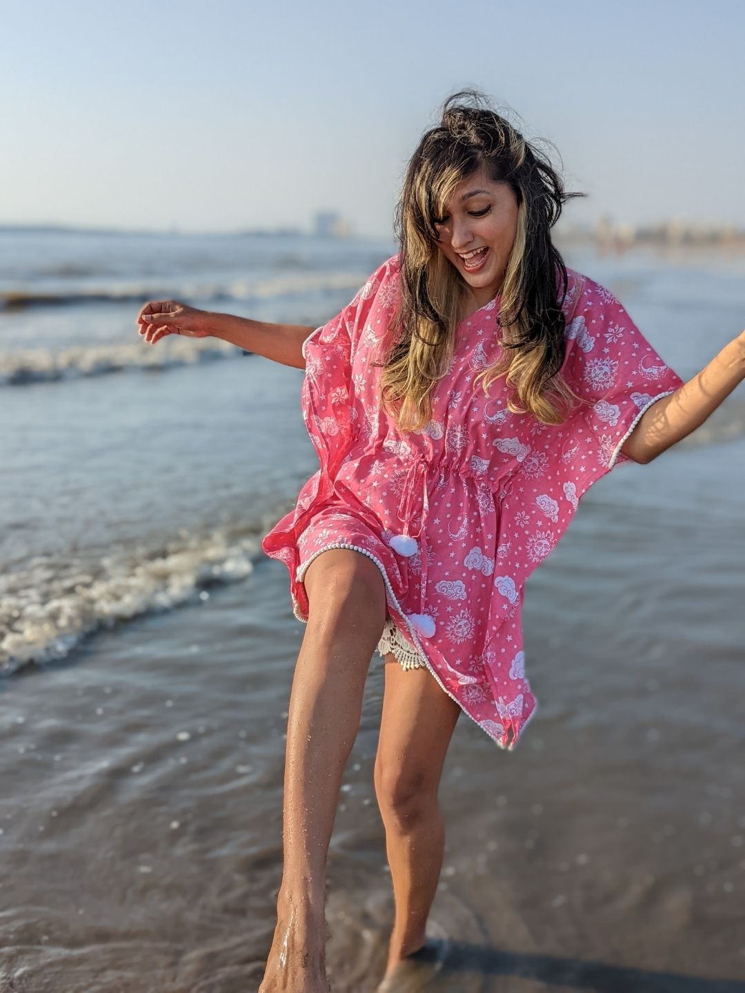 Nayantaara Pink cotton beach kaftan – breathable summer fashion