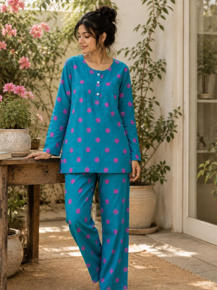 Woman in Tura Turi&