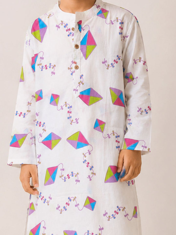 Boy wearing kites print cotton malmal kurta for Independence Day and Makar Sankranti