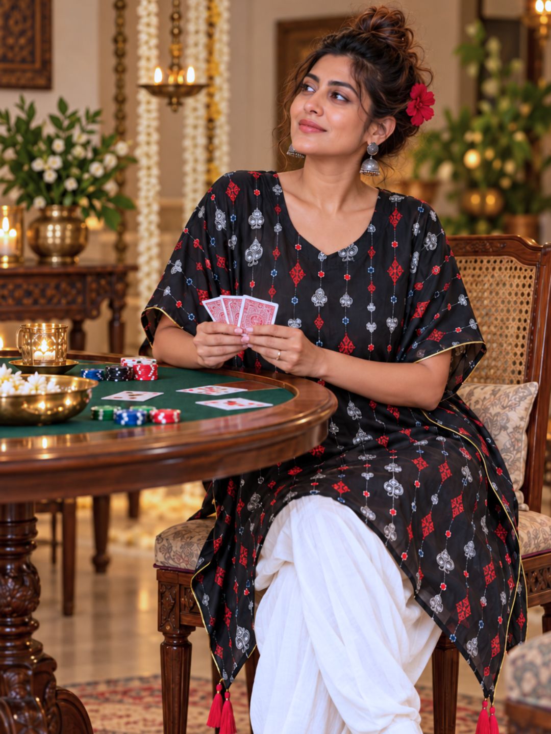 Flowy playing-card print kaftan set for women, Teen Patti