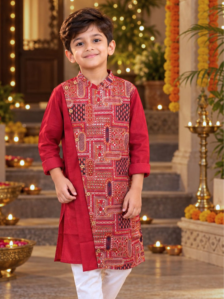 Maroon Utsav cupro silk kurta with Mandarin collar, asymmetrical buttoned crossover front and wide multicolour embroidered panel – photo 2 – Tura Turi