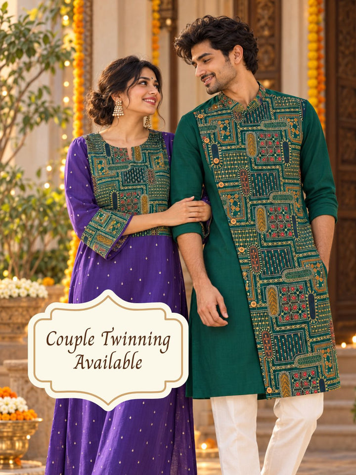 Emerald green Utsav cupro silk kurta with Mandarin collar, asymmetrical buttoned crossover front and wide multicolour embroidered panel – photo 8 – Tura Turi