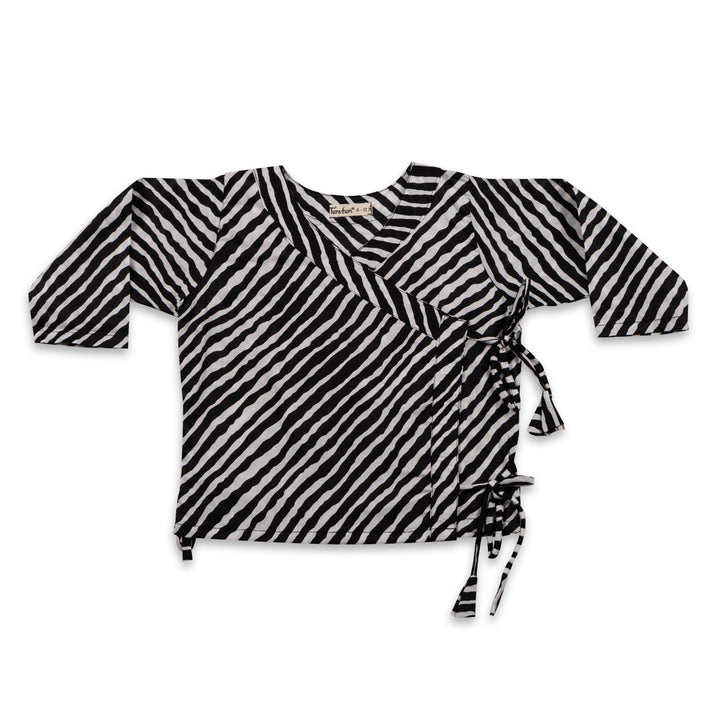 Leheriya black cotton muslin baby angrakha jhabla for newborns – Tura Turi