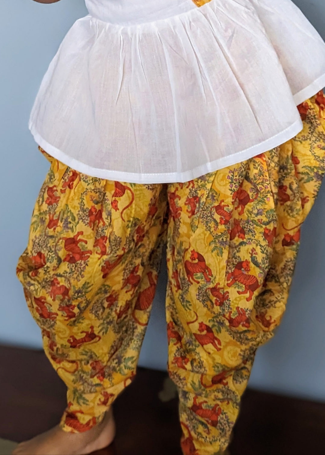 Cotton Malmal Kurti-Dhoti Set | Bhil Tiger