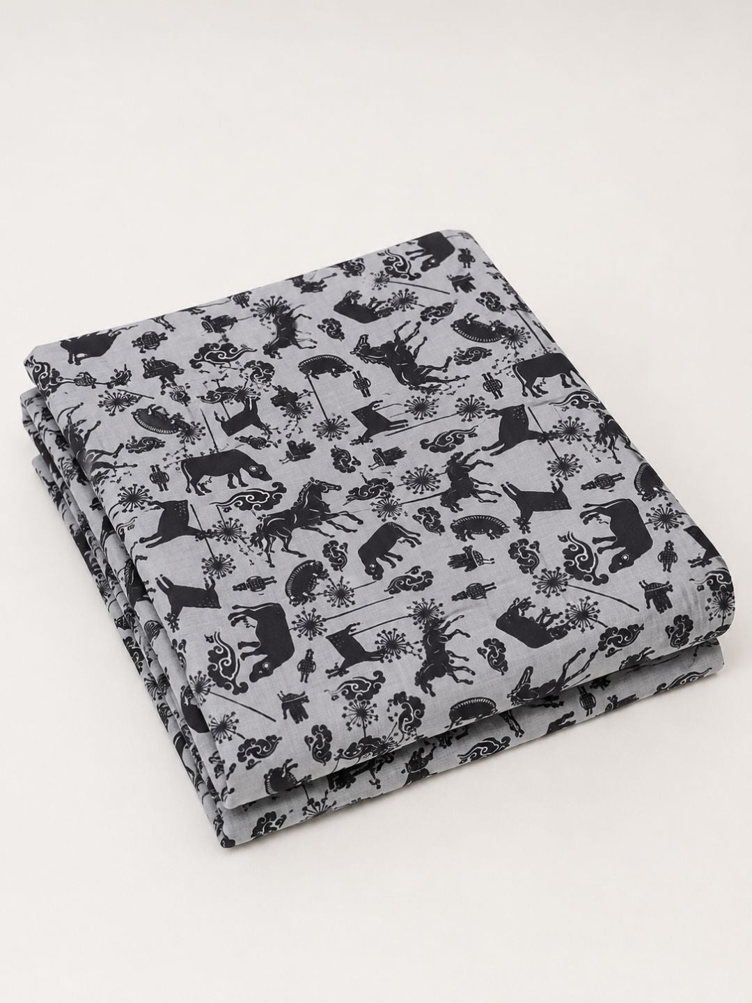 Premium farm animal print cotton bedding set for children, featuring cows, horses, trees and playful rural motifs.