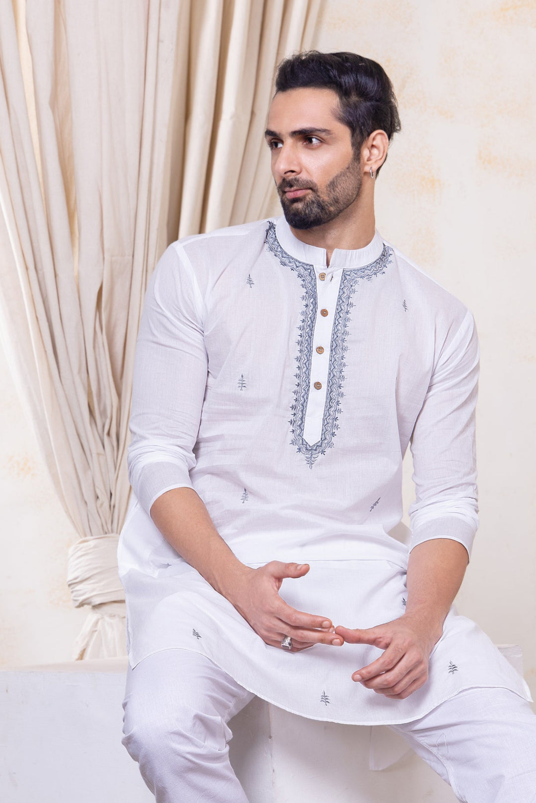 WHITE EMBROIDERED MALMAL COTTON KURTA 