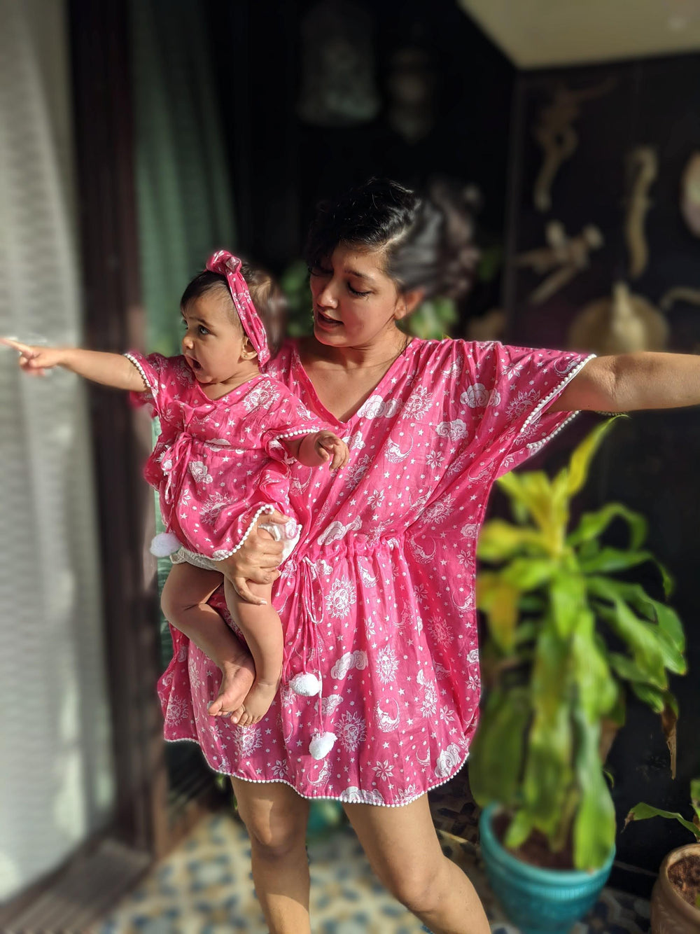 Nayantaara Pink cotton beach kaftan – breathable summer fashion