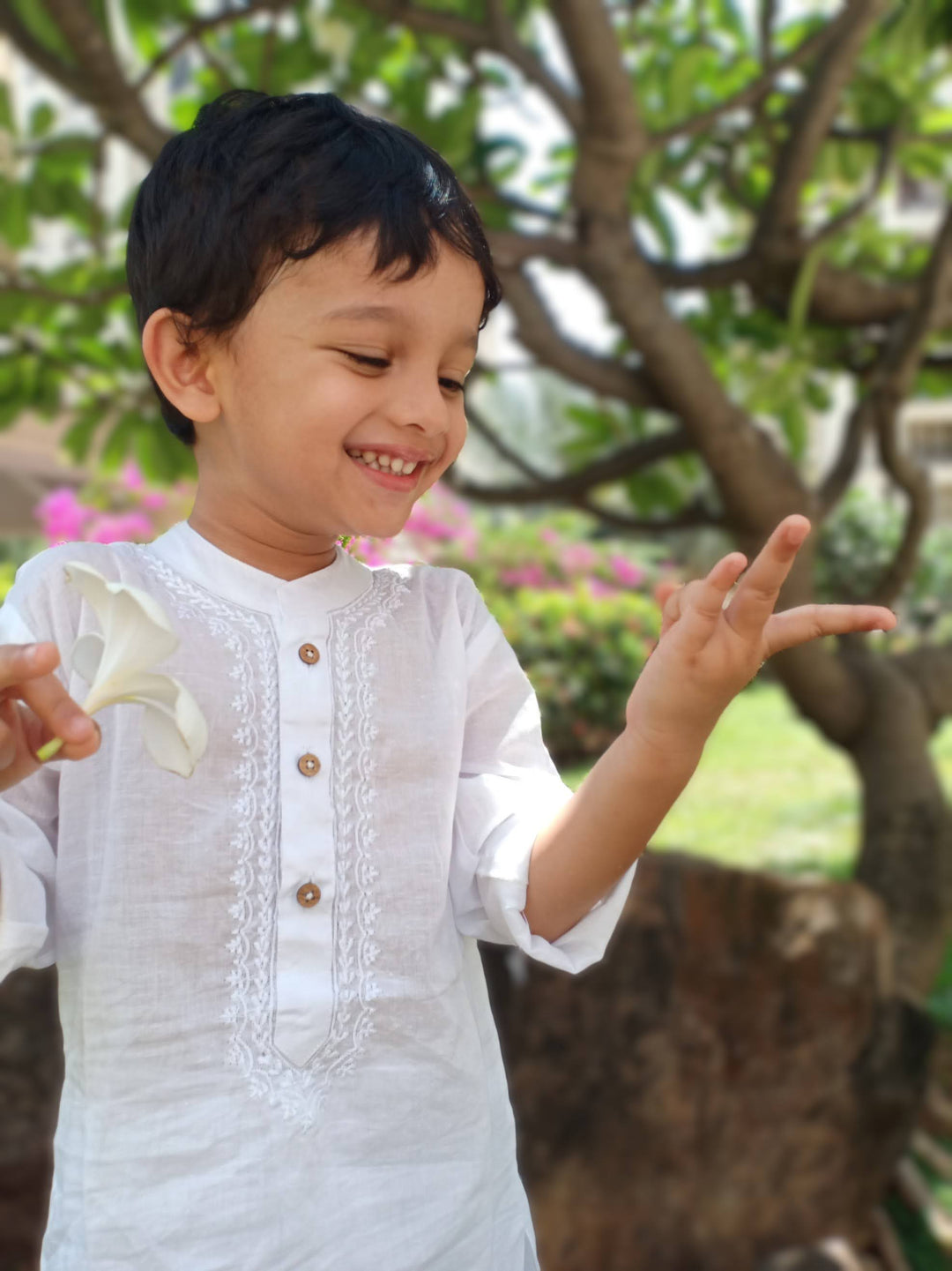 embroidered white kurta in organic cotton