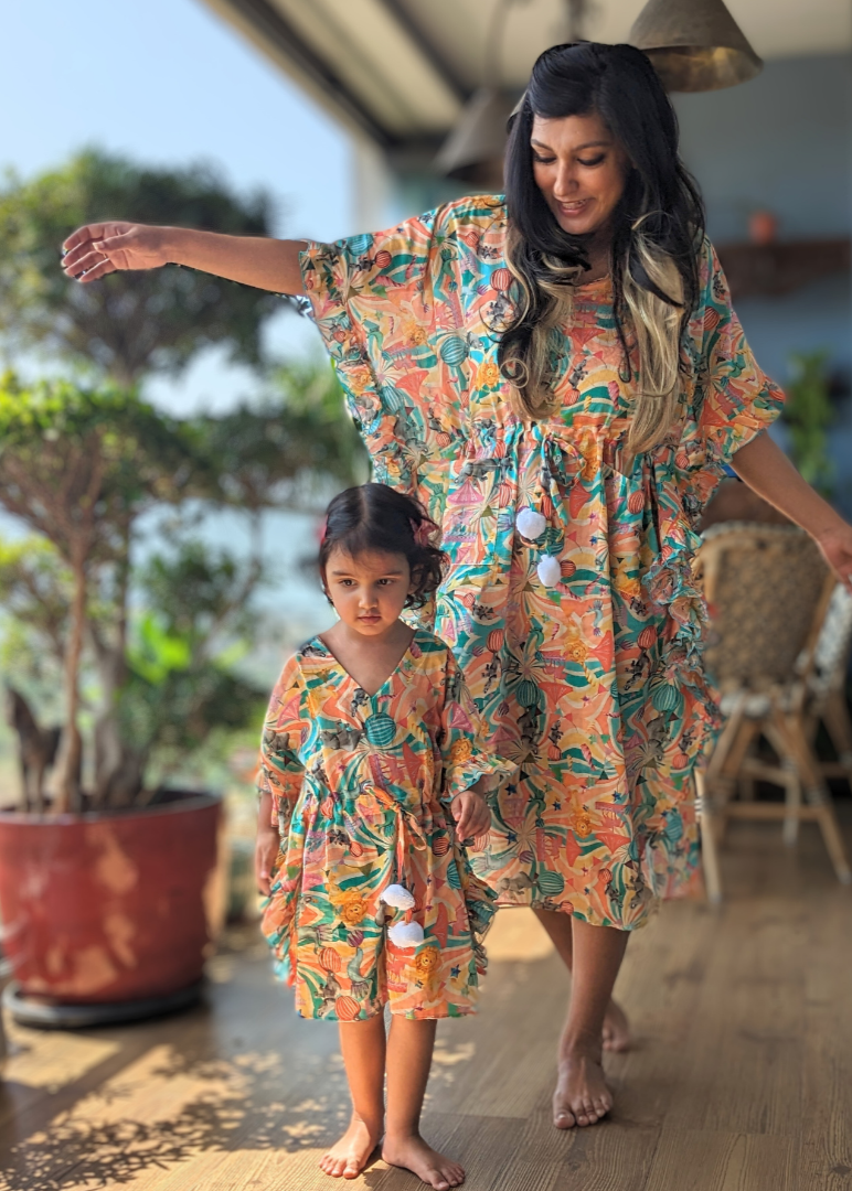 Circus print women’s cotton beach kaftan – vibrant summer cover-up